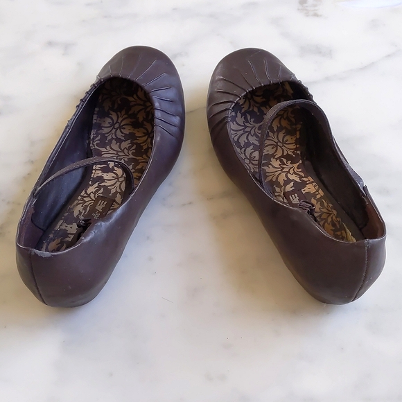 American Eagle by Payless Brown Faux Leather Flats. - Picture 5 of 6